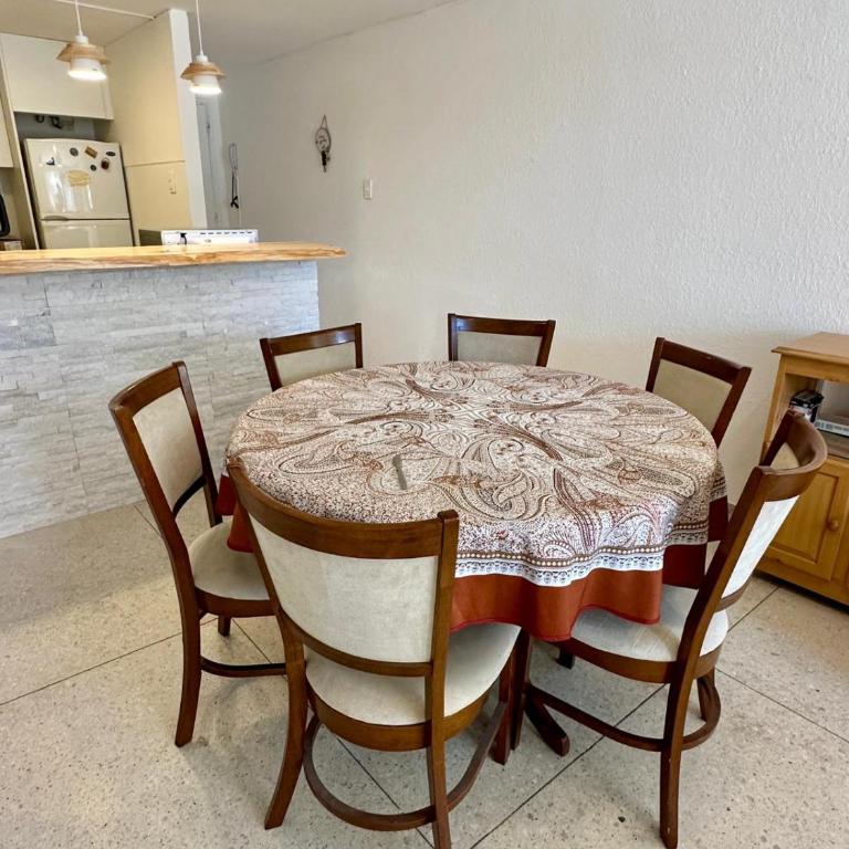 Apartamento 2 dorm sobre Gorlero - Two-Bedroom Apartment - 3