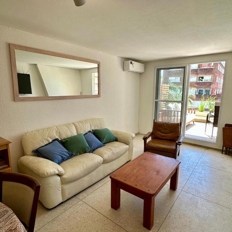 Apartamento 2 dorm sobre Gorlero - Two-Bedroom Apartment - 10
