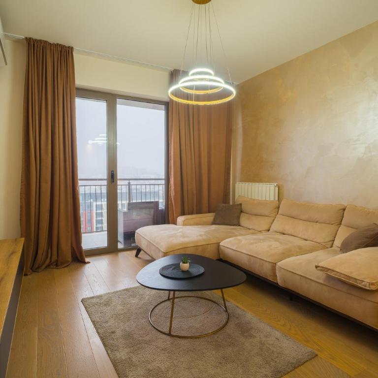 BW Queen palace - Two-Bedroom Apartment - 5