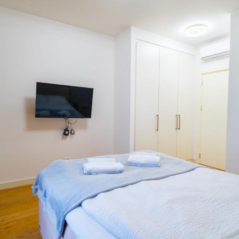 BW Queen palace - Two-Bedroom Apartment - 12