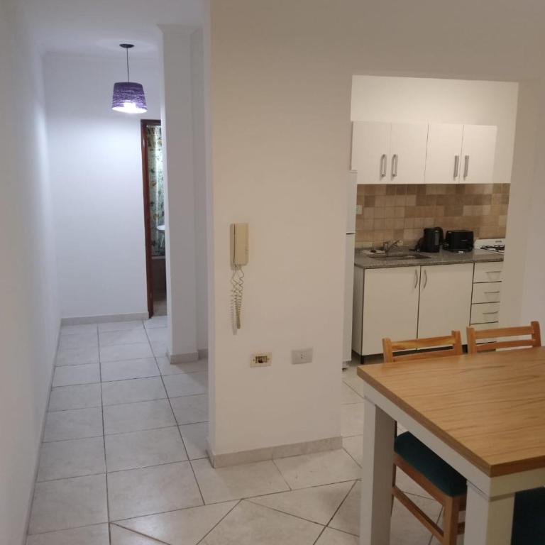 Hermoso departamento sobre Boulevard Gálvez - One-Bedroom Apartment - 15