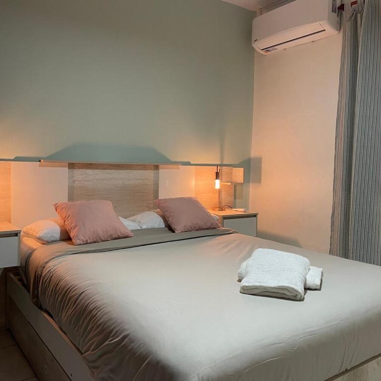 Hermoso departamento sobre Boulevard Gálvez - One-Bedroom Apartment - 21