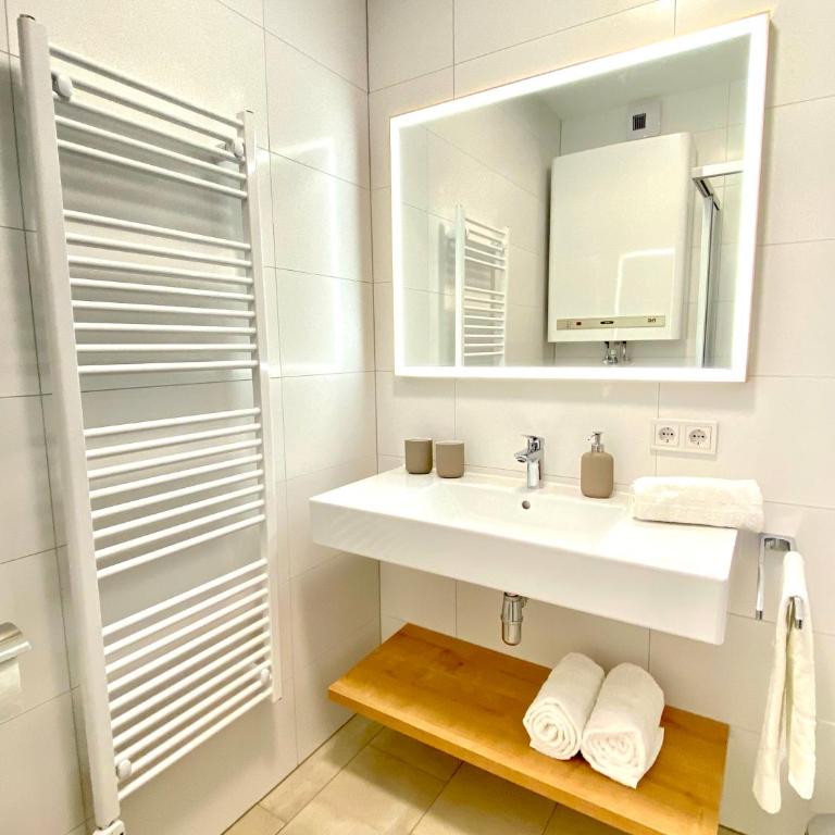 Grimming View I - Zentral in Tauplitz, Nahe Sessellift, Bergblick & Parkplatz - Deluxe Apartment mit Balkon und 2 Schlafzimmern - 9