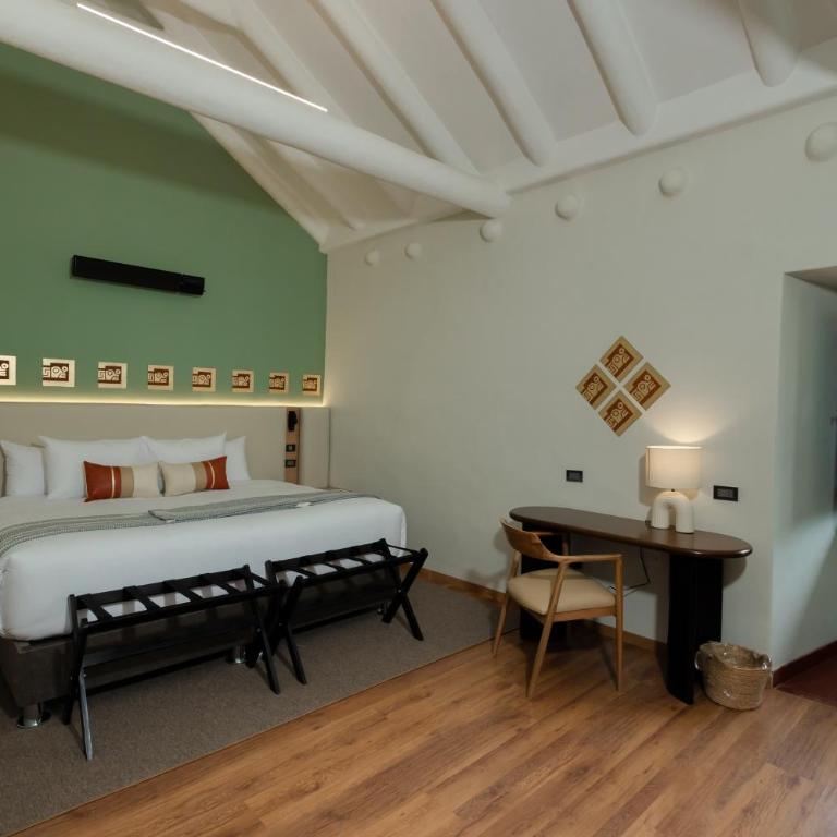 Hotel Hacienda Sonqori Centro Histórico - Deluxe Double Room with City View - 1