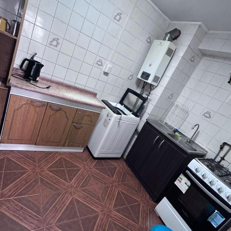Cómodo departamento - Three-Bedroom Apartment - 13