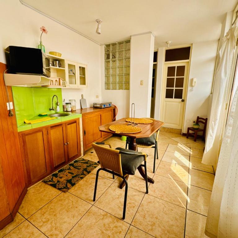 Minidepa en tercer piso Urb La Merced Tercera Etapa - One-Bedroom Apartment - 3