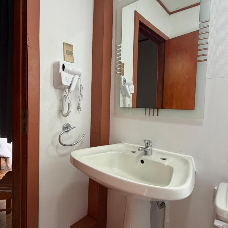 Travels Hotel - Standard Twin Room - 2