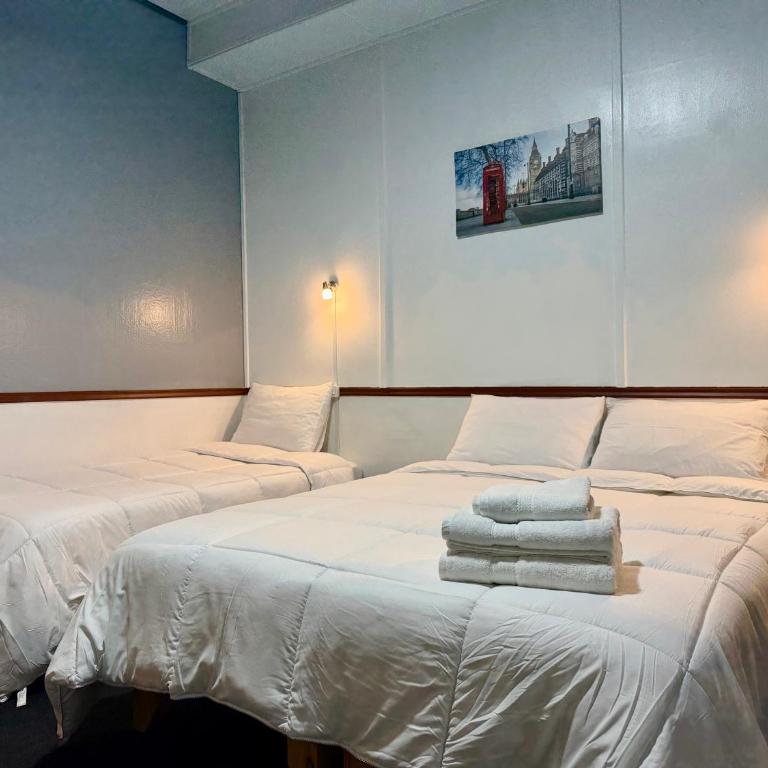 Travels Hotel - Triple Room - 1