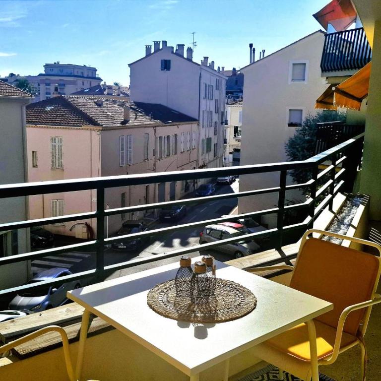 Le Clairfontaine - Stylish city-centre accommodation in Cannes - Sea view - Perfect for work and relaxation - 10 min walking distance of Palais des festivals and beaches - Apartment mit 1 Schlafzimmer - Meerseite - 7