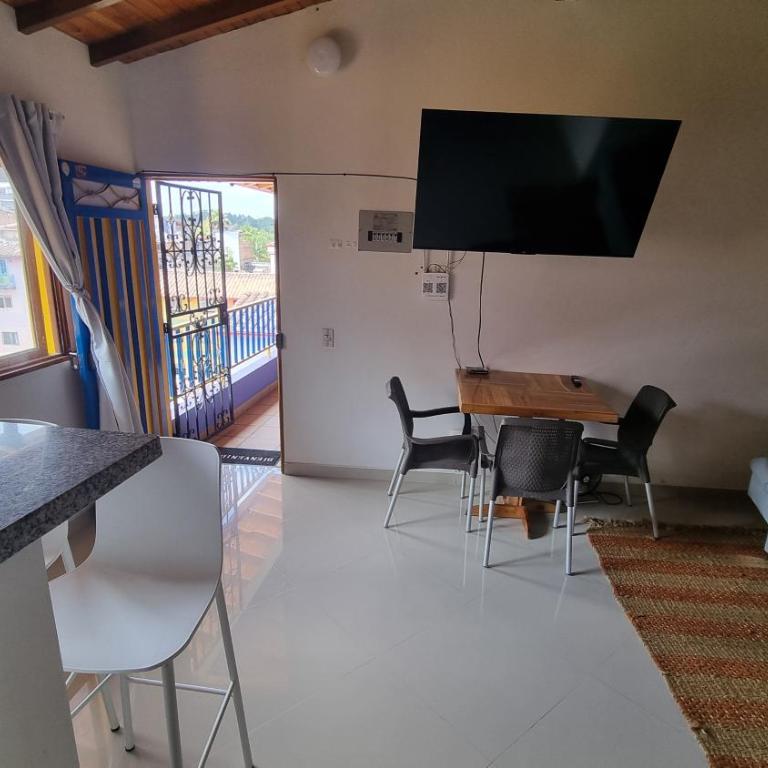 Apartamento central en Guatape - 2 habitaciones - 2 baños - Ideal familias - Apartamento de 2 dormitorios con vistas a la ciudad - 6