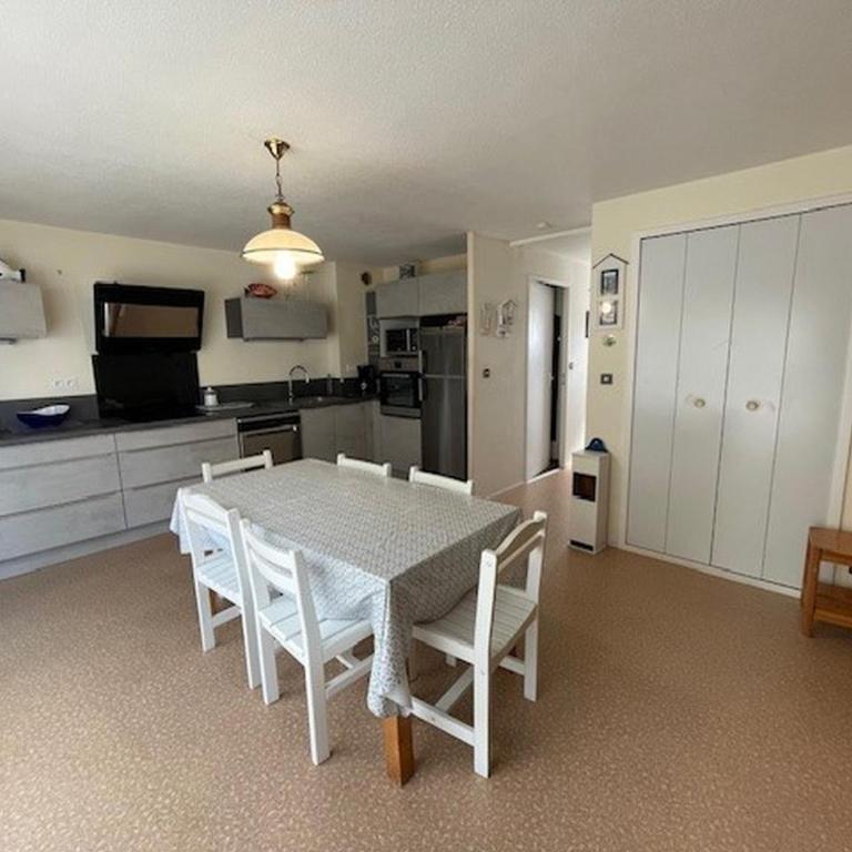 Appartement 6 pers. à Arzon avec piscine, terrasse et parking - FR-1-775-65 - Appartement - 3