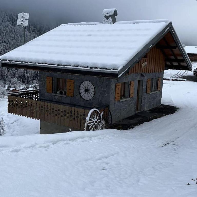 Chalet Coquet pour 5 Pers. à Châtel - FR-1-676-250 - Chalet - 1