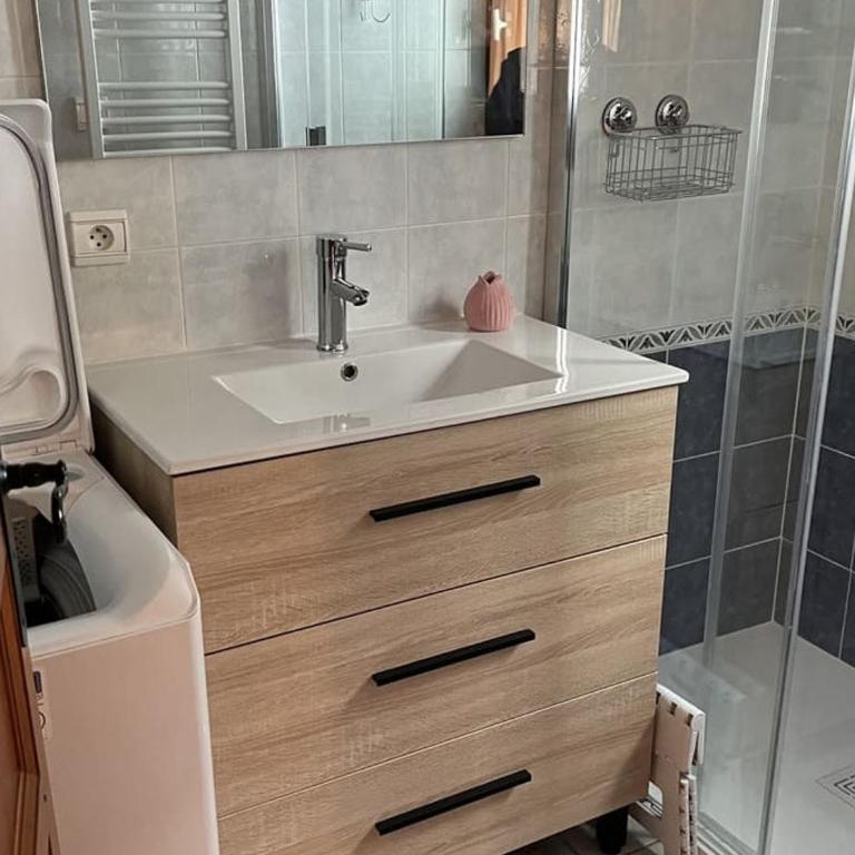 Chalet Coquet pour 5 Pers. à Châtel - FR-1-676-250 - Chalet - 9