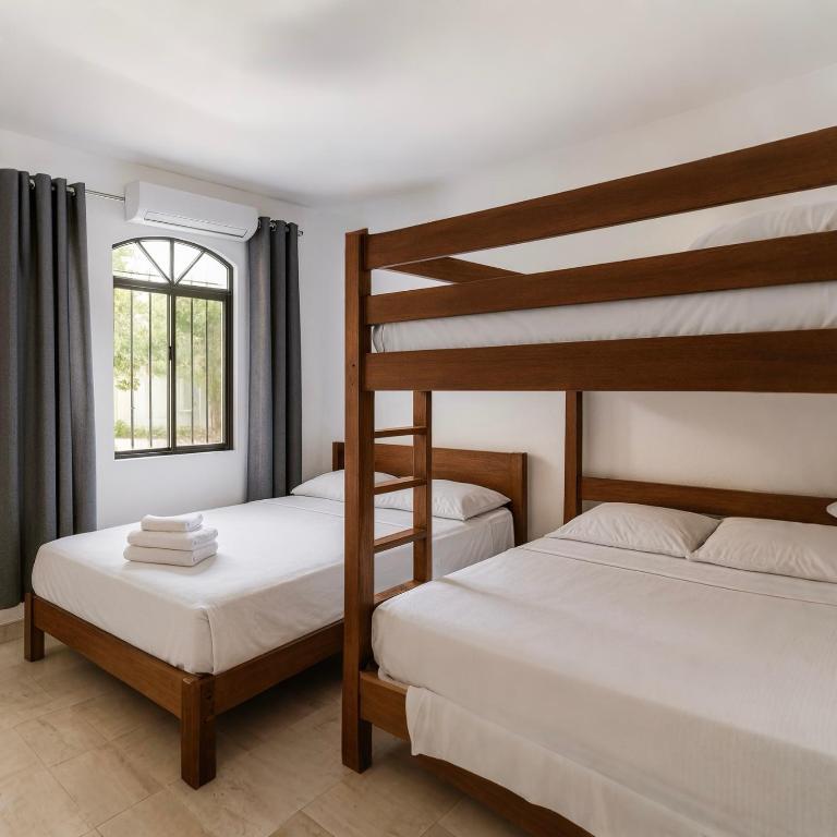 Hotel Pedernales MrRobert - Deluxe Quadruple Room - 1