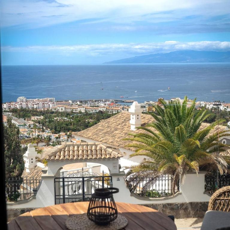 Luxury Oasis in Costa Adeje - Villa - 30