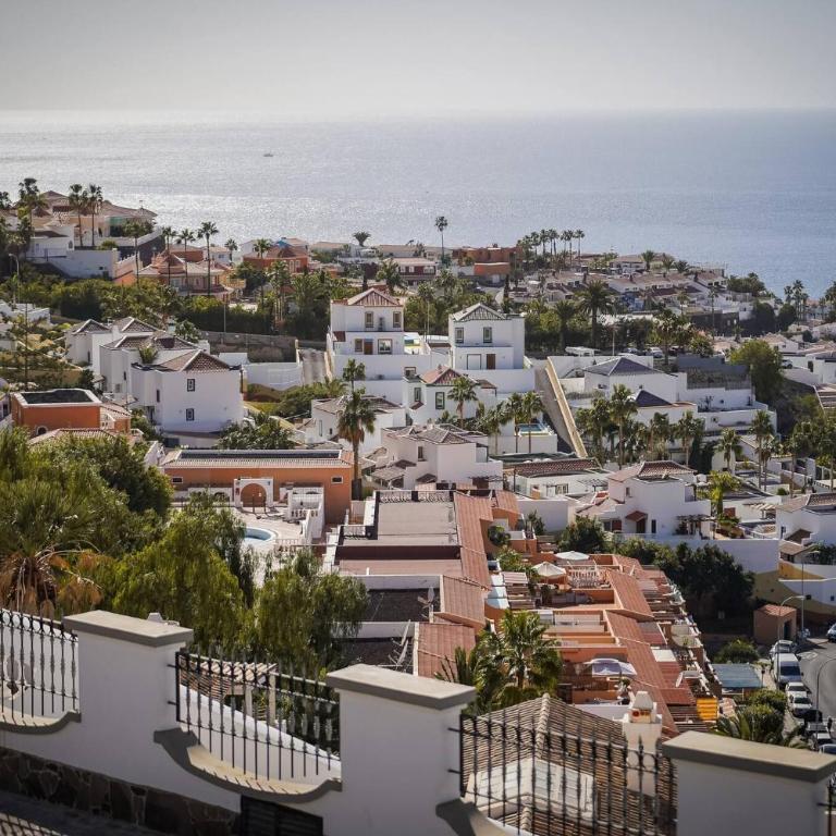 Luxury Oasis in Costa Adeje - Villa - 34
