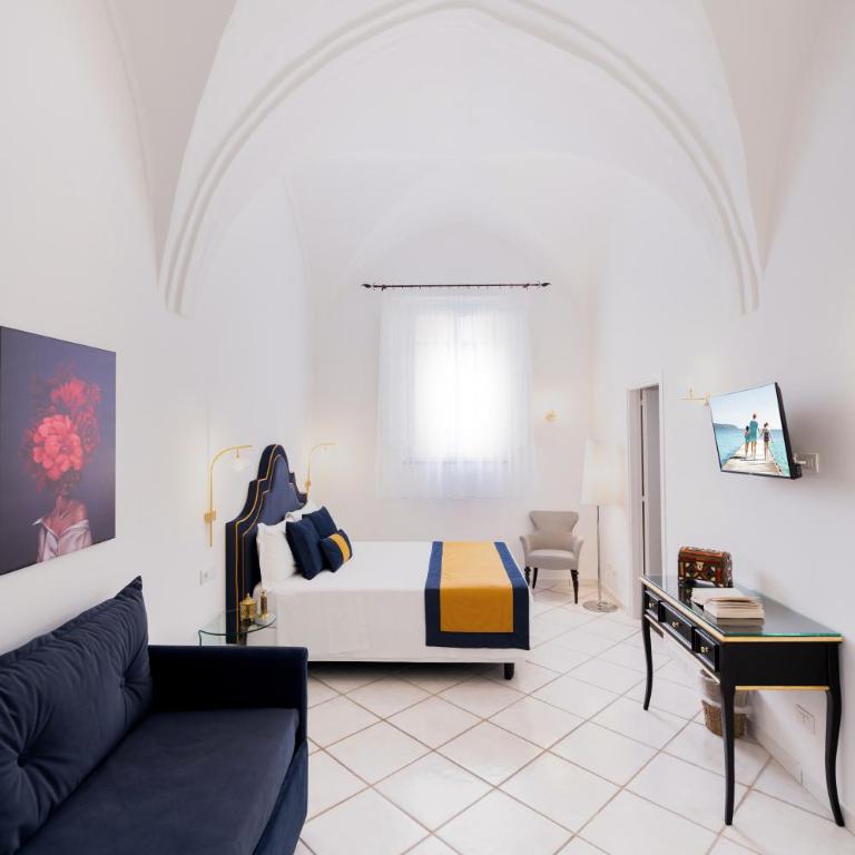 Amalfi Resort Rooms with pool - King Room - 5