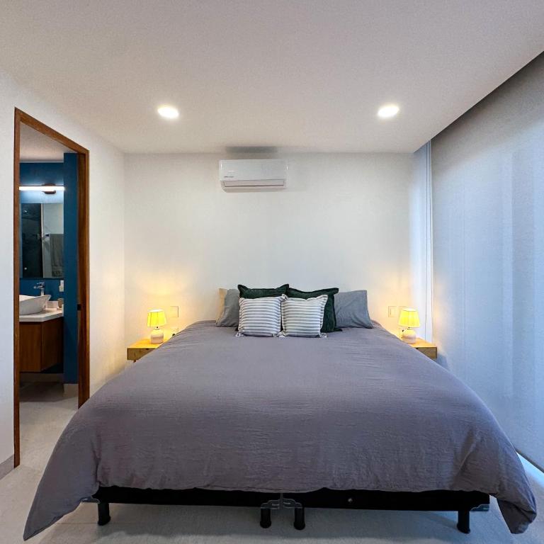 VREDE - Modern Ocean View - Great Rooftop Amenities - One-Bedroom Apartment - 13