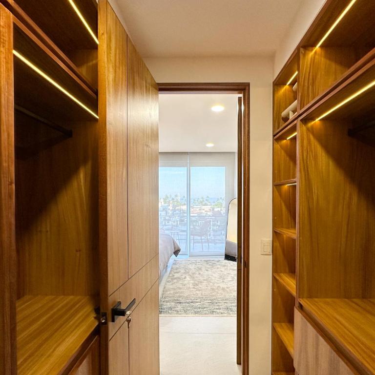 VREDE - Modern Ocean View - Great Rooftop Amenities - One-Bedroom Apartment - 32
