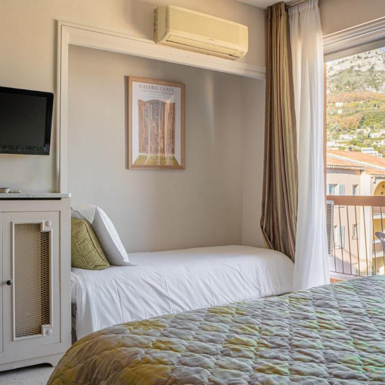 Logis Hotel Diana - Chambre Triple avec Balcon - 4