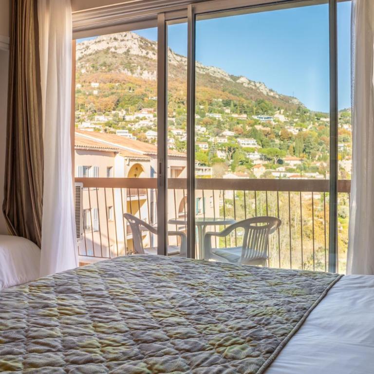 Logis Hotel Diana - Chambre Triple avec Balcon - 7