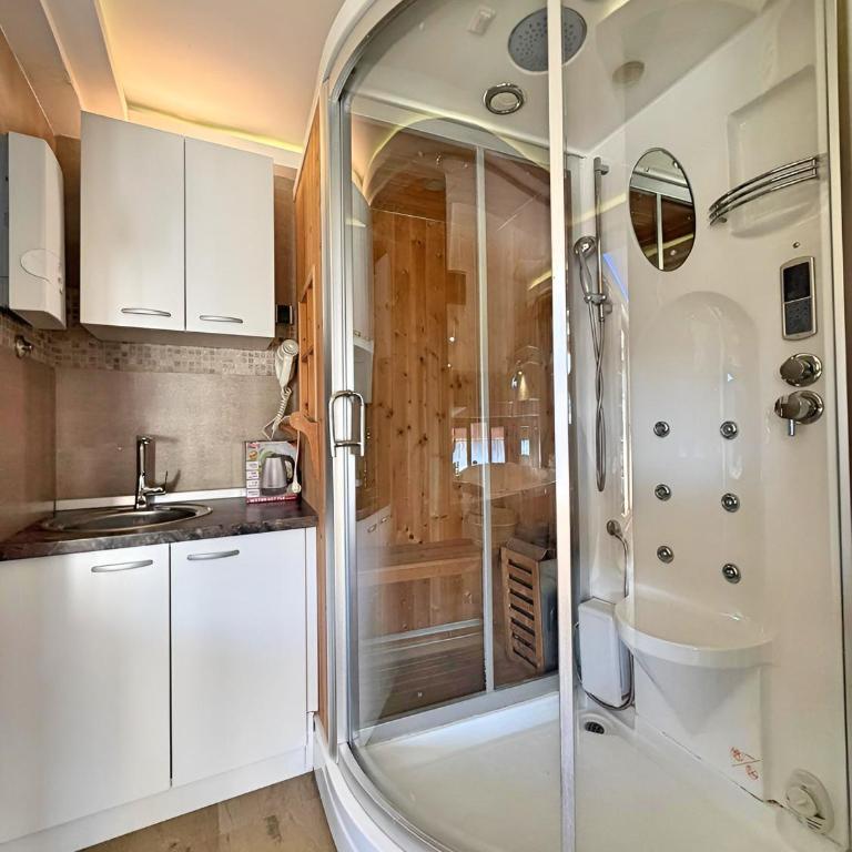 Mujen Lux Tutic - Free Spa & Wellness - Four-Bedroom Luxury Apartment - 15