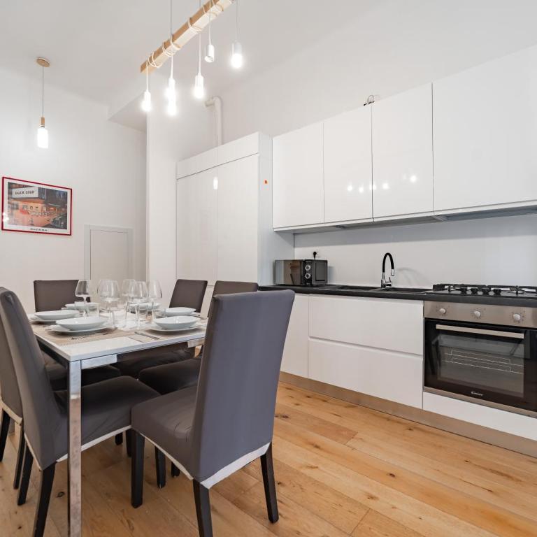 5 walk from Porta Venezia station, with 2 bedrooms - Appartamento con 2 Camere da Letto e Balcone - 10