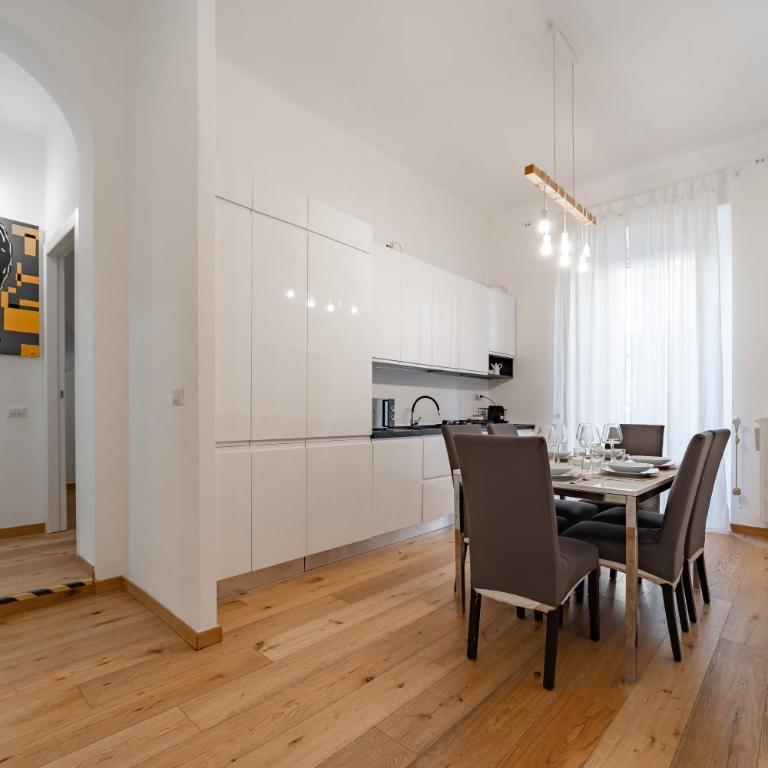 5 walk from Porta Venezia station, with 2 bedrooms - Appartamento con 2 Camere da Letto e Balcone - 12