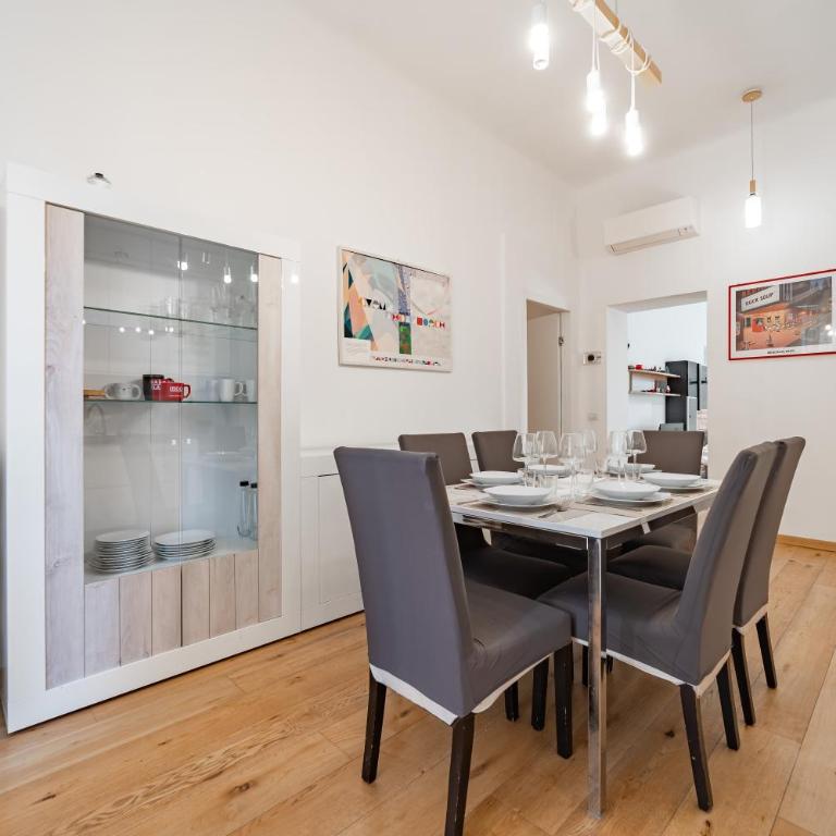 5 walk from Porta Venezia station, with 2 bedrooms - Appartamento con 2 Camere da Letto e Balcone - 11