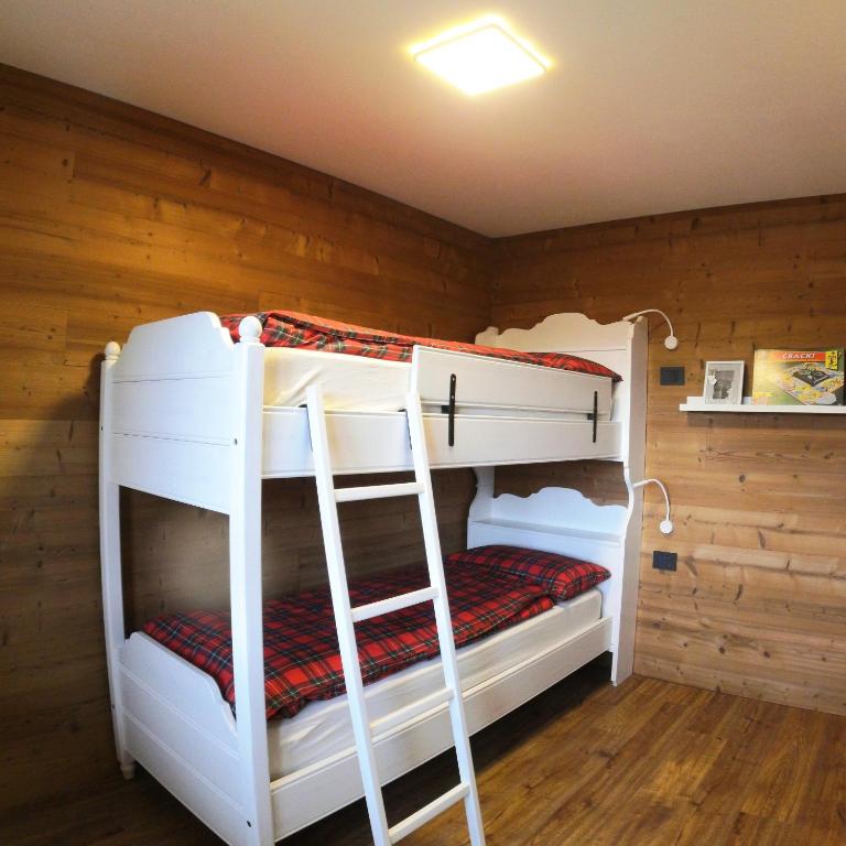 Chalet Peter - Three-Bedroom Apartment - 11