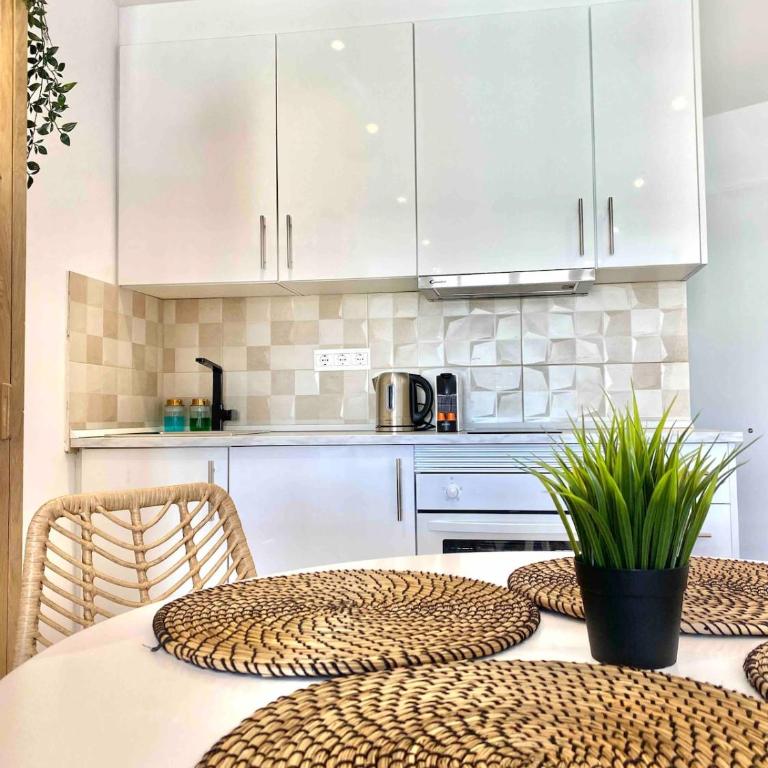 Renovated studio with Communal Pool & Close to beach - Apartamento de 1 dormitorio - 7