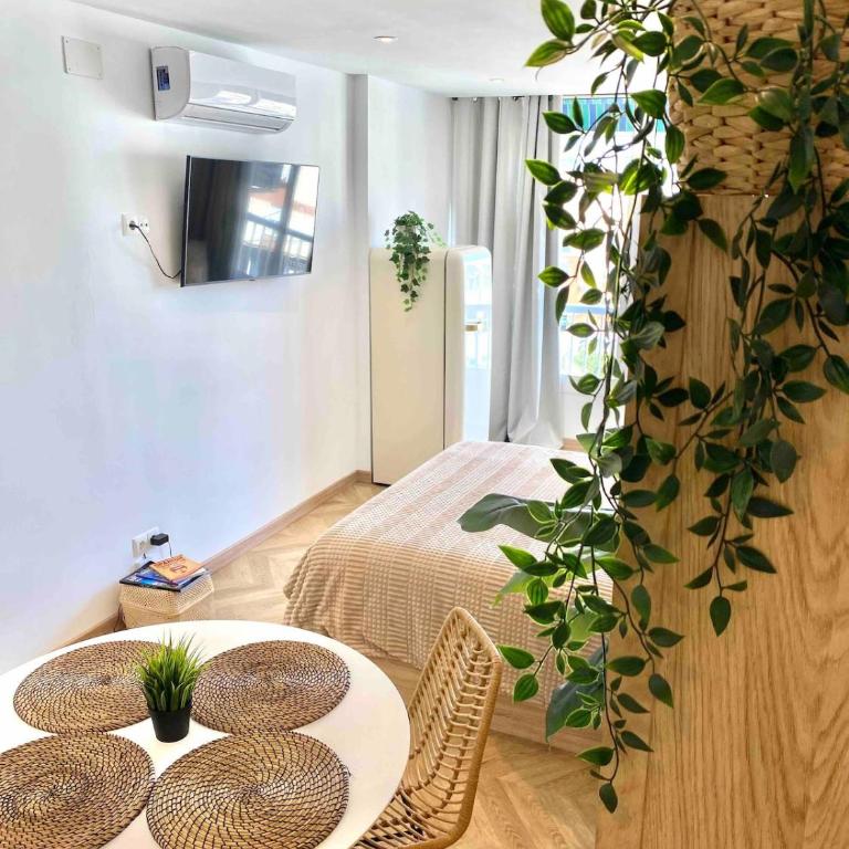 Renovated studio with Communal Pool & Close to beach - Apartamento de 1 dormitorio - 20