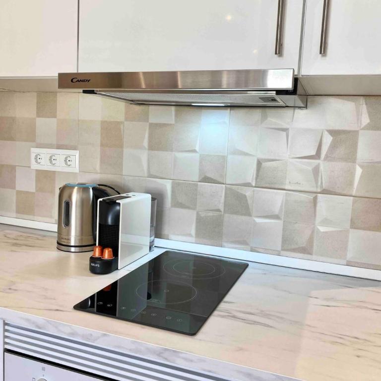 Renovated studio with Communal Pool & Close to beach - Apartamento de 1 dormitorio - 21