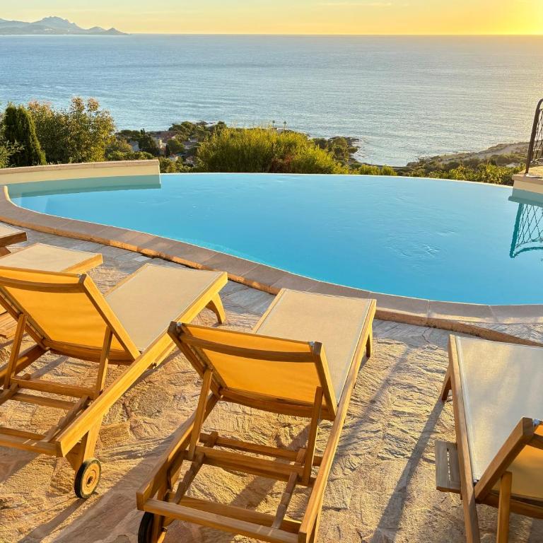 Villa with DREAM VIEW and SWIMMING POOL!! - Villa - 2