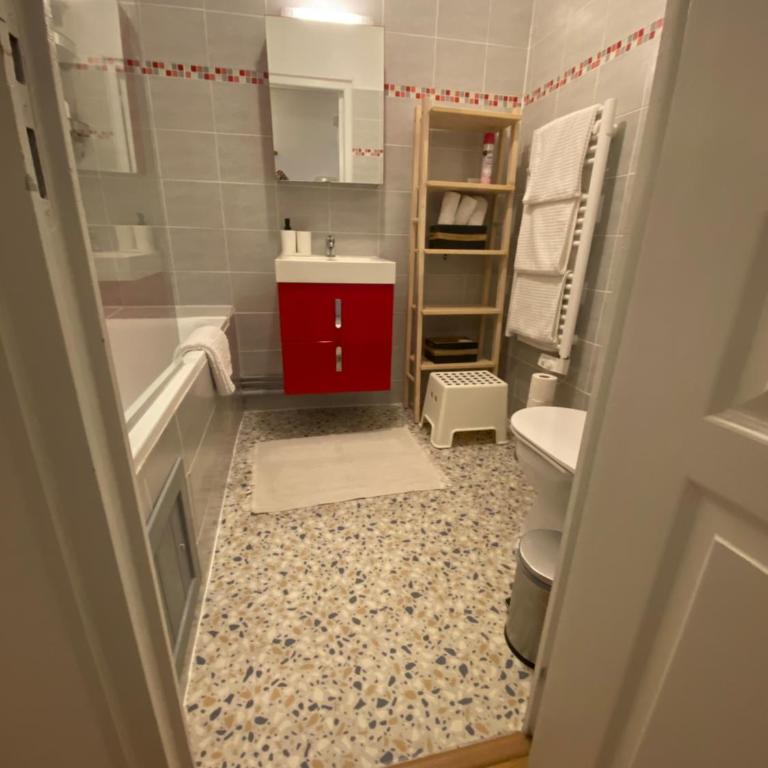 Newly Renovated Ground Floor Apartment close to Thermes - Appartamento con 2 Camere da Letto - 19