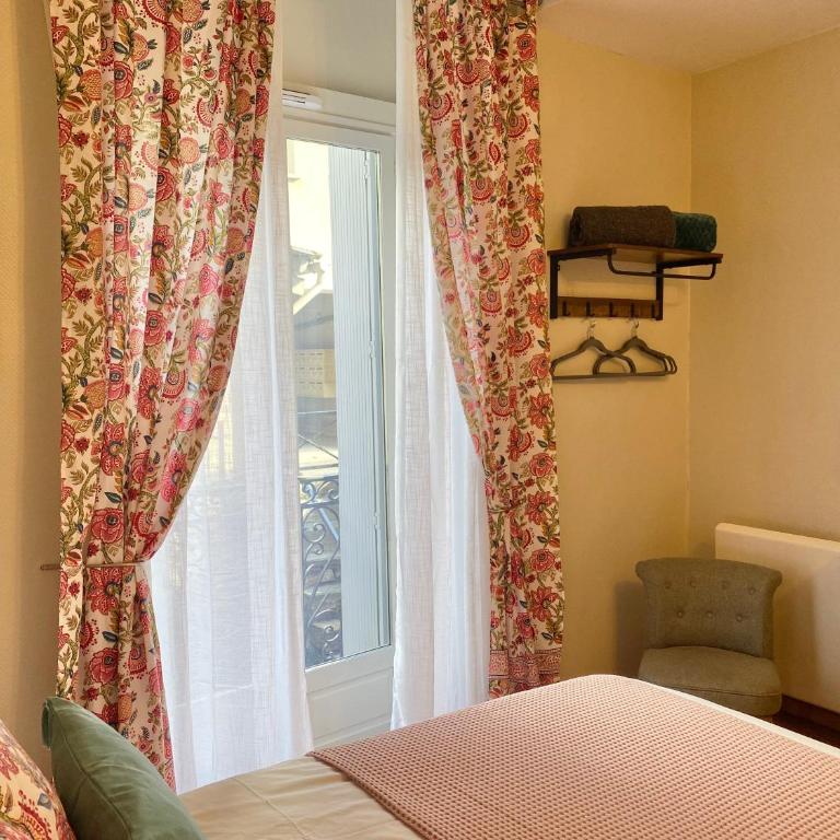 Newly Renovated Ground Floor Apartment close to Thermes - Appartamento con 2 Camere da Letto - 3