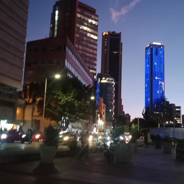 Confortable Apartamento - Centro Internacional Bogotá - Two-Bedroom Apartment - 57