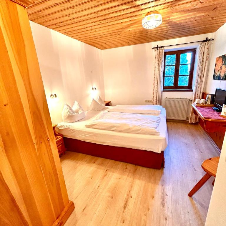 Landhotel Huberhof - Classic Doppelzimmer - 1