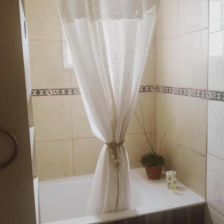 Angy's House, idealmente mujeres - Deluxe Room - 4