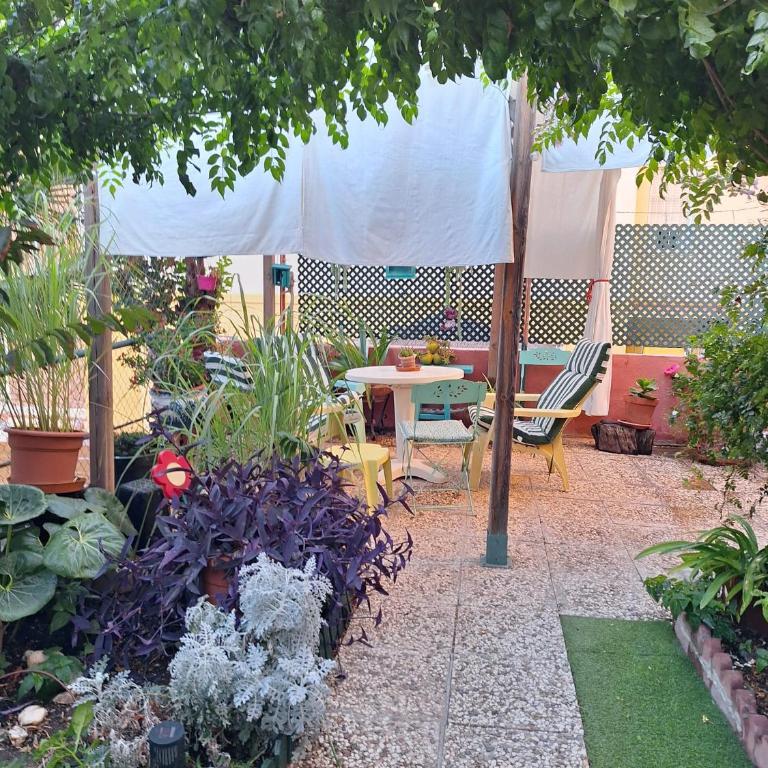 Studio Perfect Location - One-Bedroom Apartment - 2