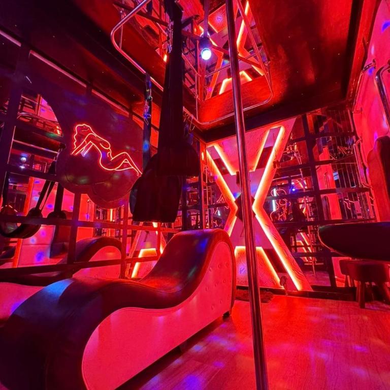 Suite acogedora con Red Room y Jacuzzi - One-Bedroom Apartment - 1