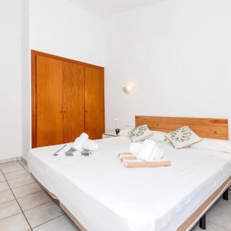 Villa familiar con piscina privada en Cala'n Bosch - Villa de 3 dormitorios - 11