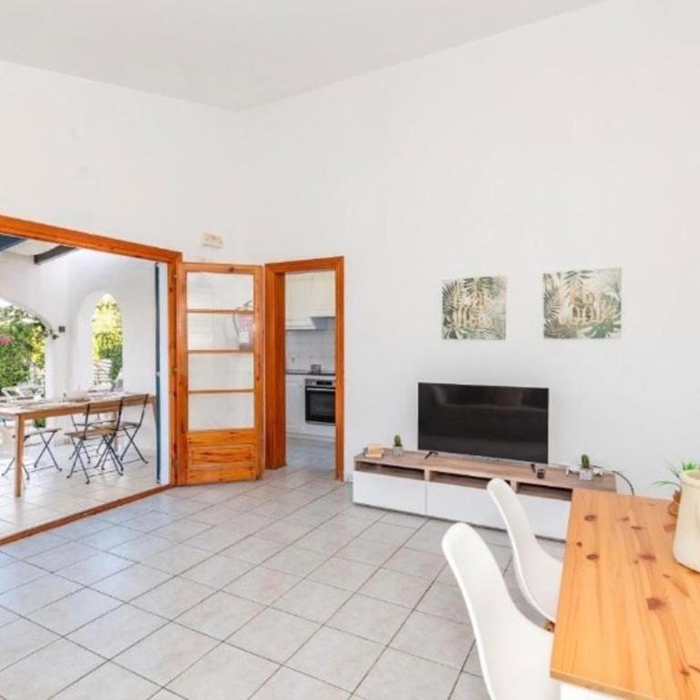 Villa familiar con piscina privada en Cala'n Bosch - Villa de 3 dormitorios - 4