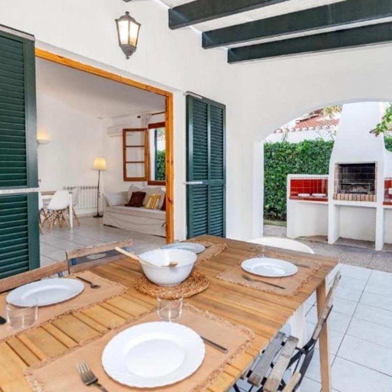 Villa familiar con piscina privada en Cala'n Bosch - Villa de 3 dormitorios - 2