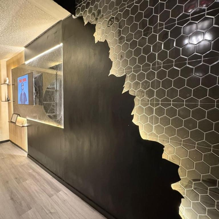 Suite acogedora con Red Room y Jacuzzi - One-Bedroom Apartment - 9