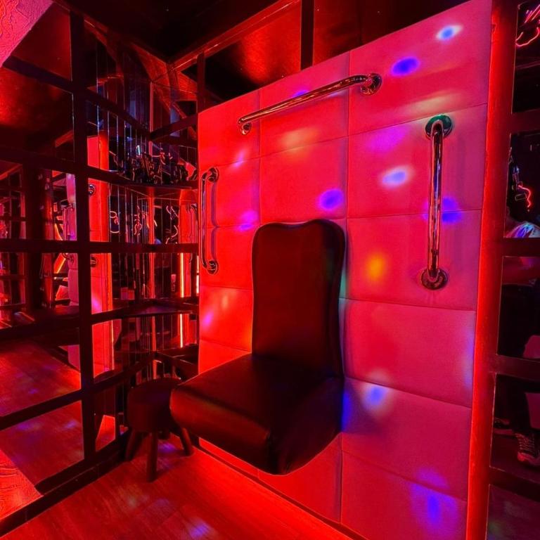 Suite acogedora con Red Room y Jacuzzi - One-Bedroom Apartment - 16