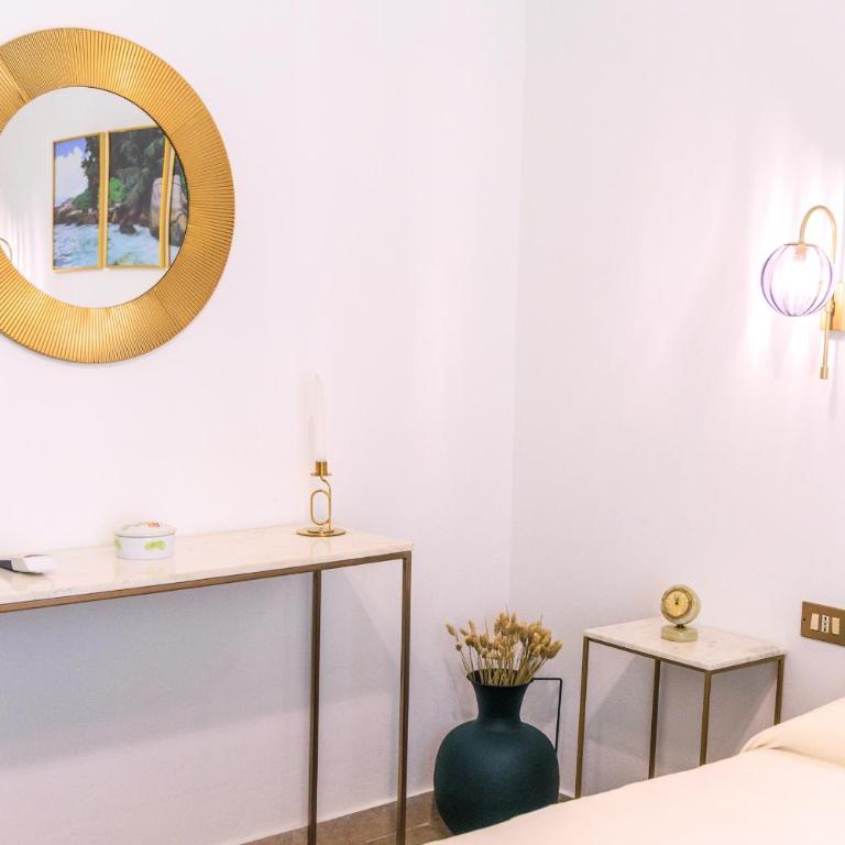 Vintage Rooms - Quadruple Room with Private Bathroom - 7