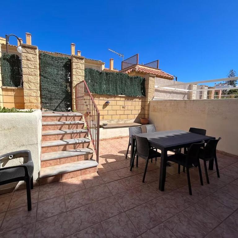 El Pinillo 4 Bedroom Town House - Apartamento - 11