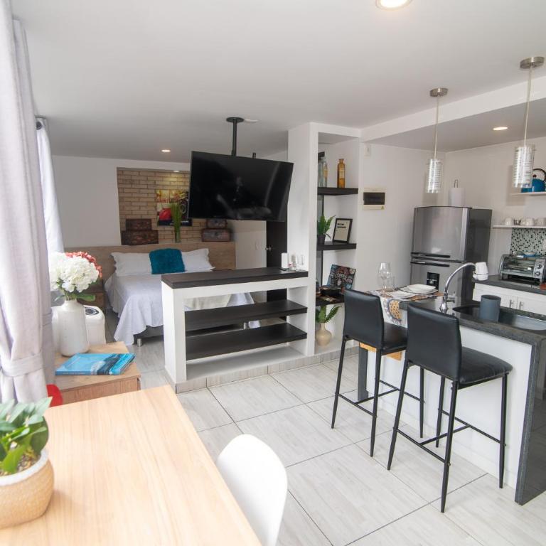 Staynova loft acogedor en El Poblado, Medellín - Estudio - 7
