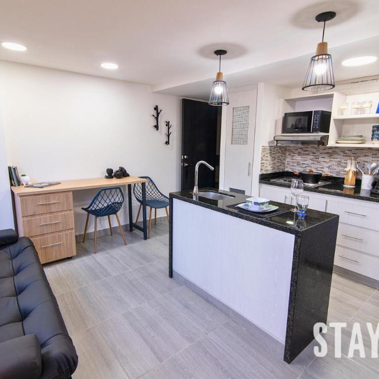 Staynova loft acogedor en El Poblado, Medellín - Estudio - 12